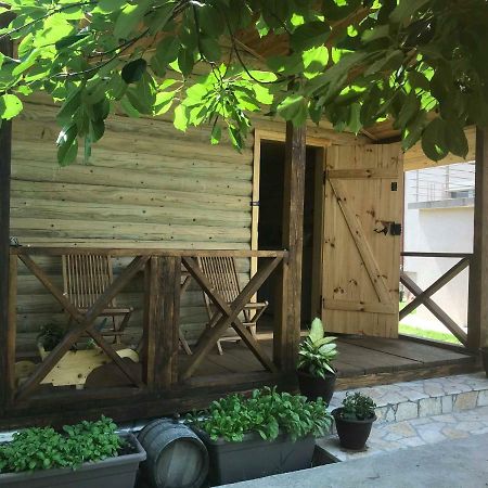 Eko Apartmani Krackovic Golubovci Exterior foto